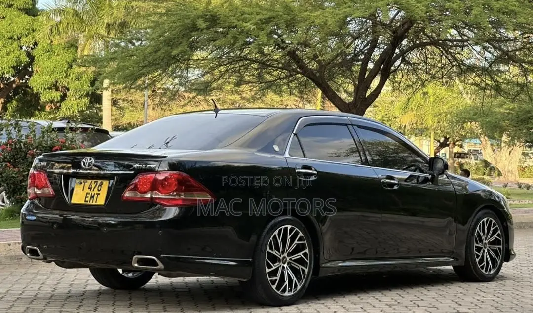 Toyota Crown 2009 Black