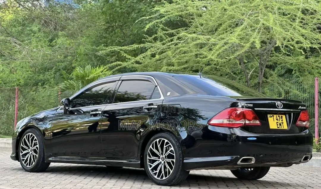 Toyota Crown 2009 Black