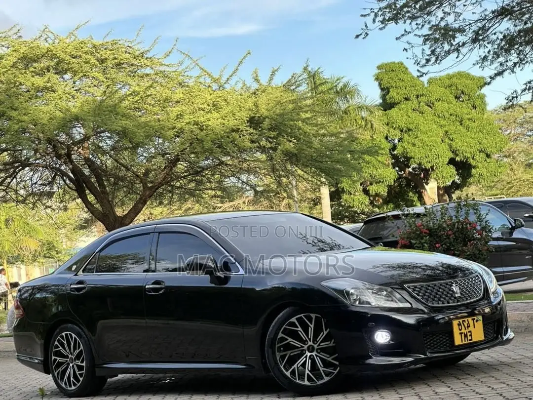 Toyota Crown 2009 Black