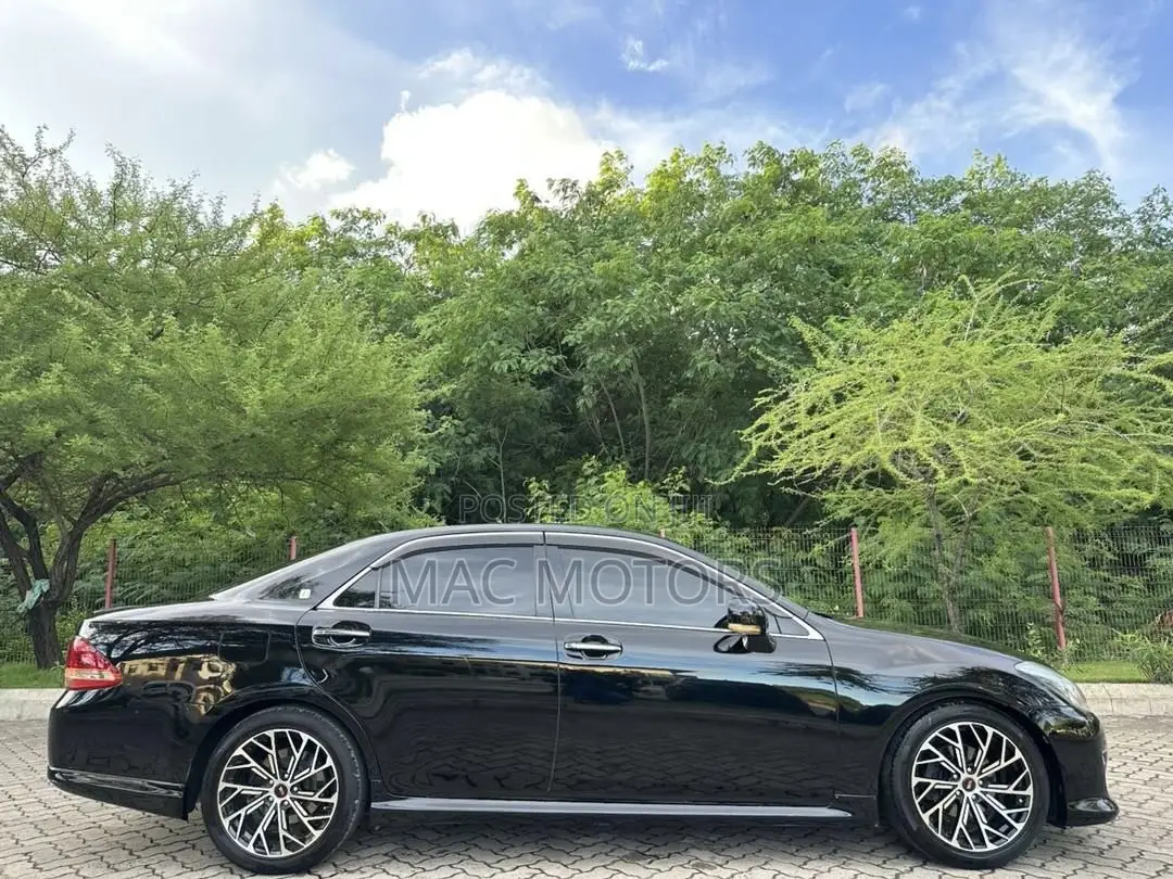 Toyota Crown 2009 Black