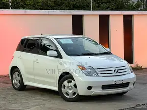 Toyota IST 2005 White