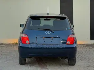 Toyota IST 2006 Blue