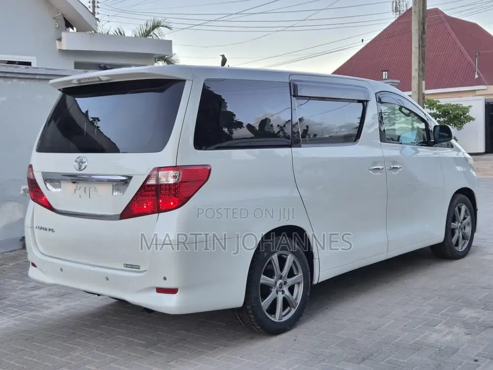 Toyota Alphard 2.4 Petrol FWD 2010 White