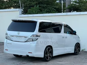Toyota Alphard 2010 White