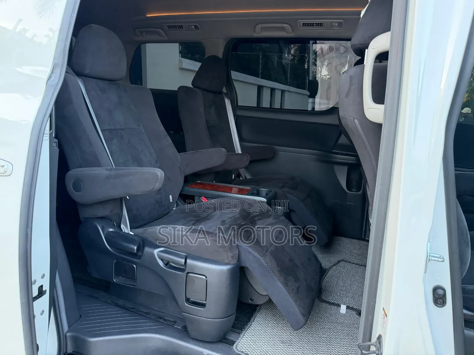 Toyota Alphard 2010 White