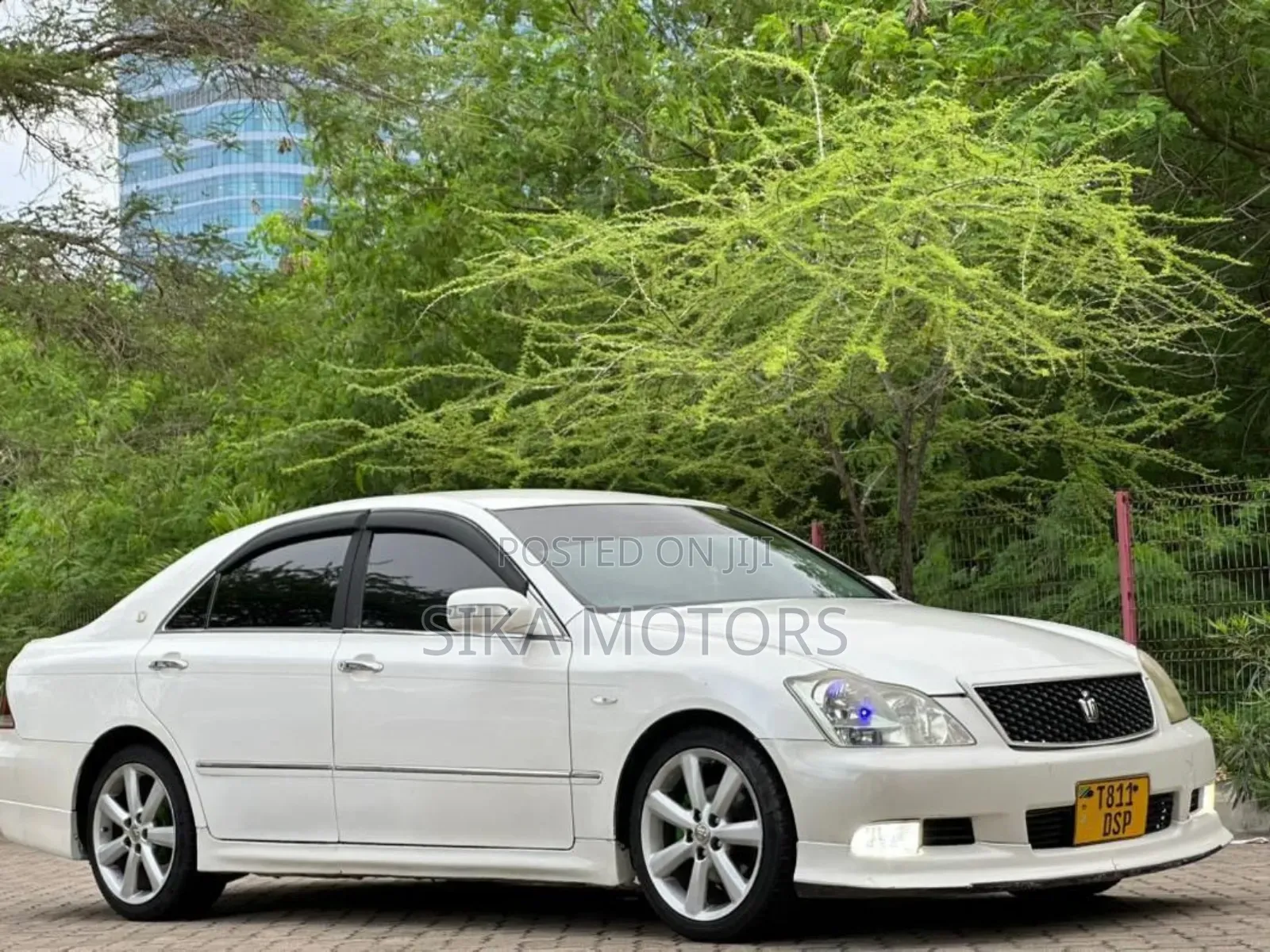 Toyota Crown 2006 White