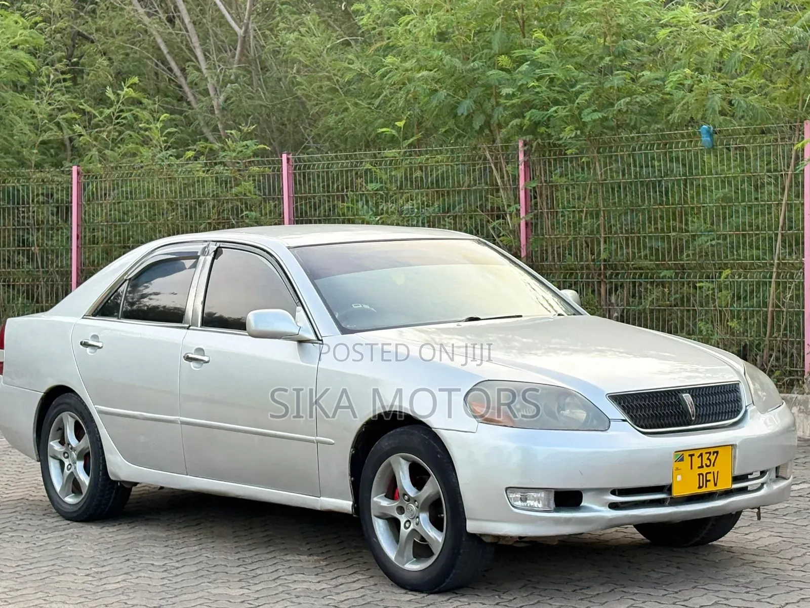 Toyota Mark II 2002 Silver