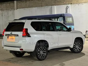 Toyota Land Cruiser Prado 2021 White