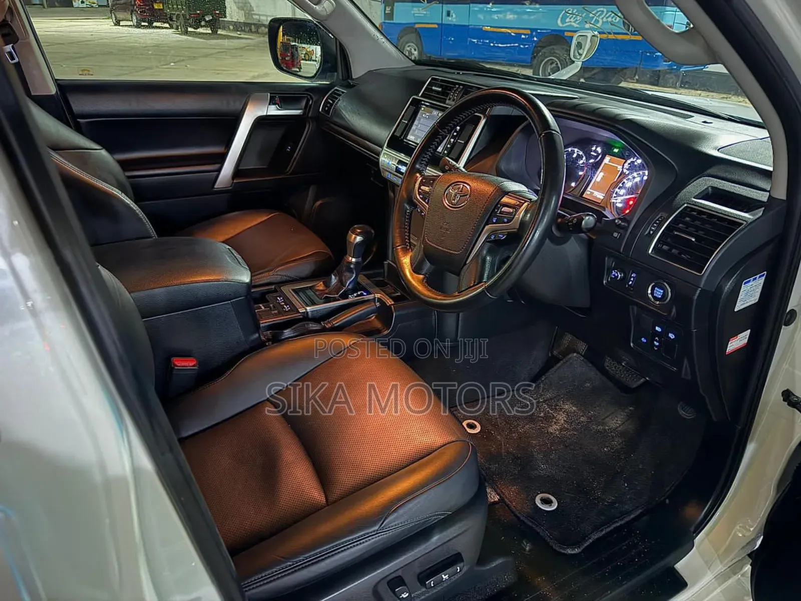 Toyota Land Cruiser Prado 2021 White