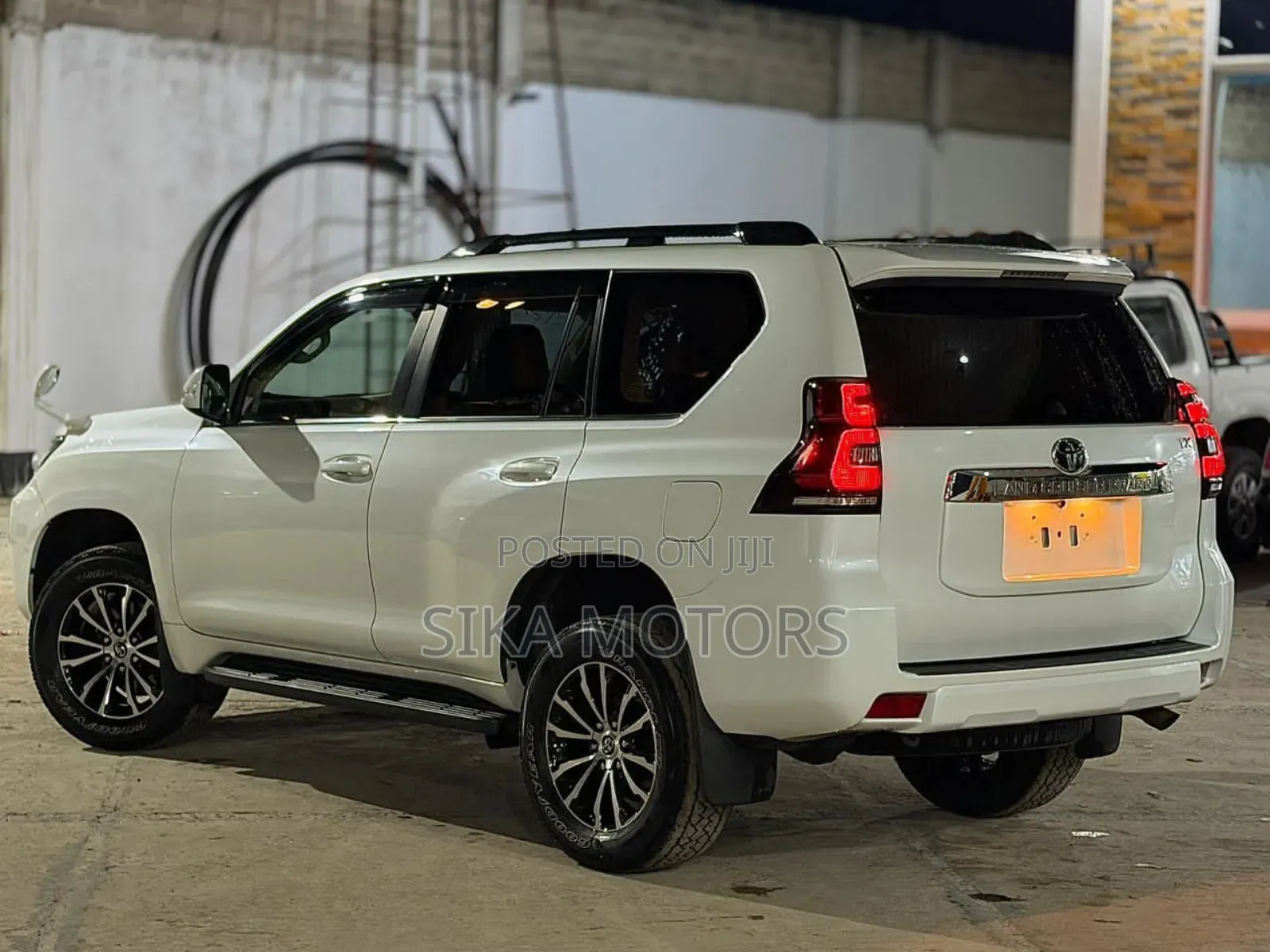 Toyota Land Cruiser Prado 2021 White