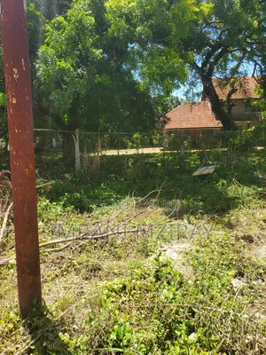 5bdrm Bungalow in Oyster Bay for sale