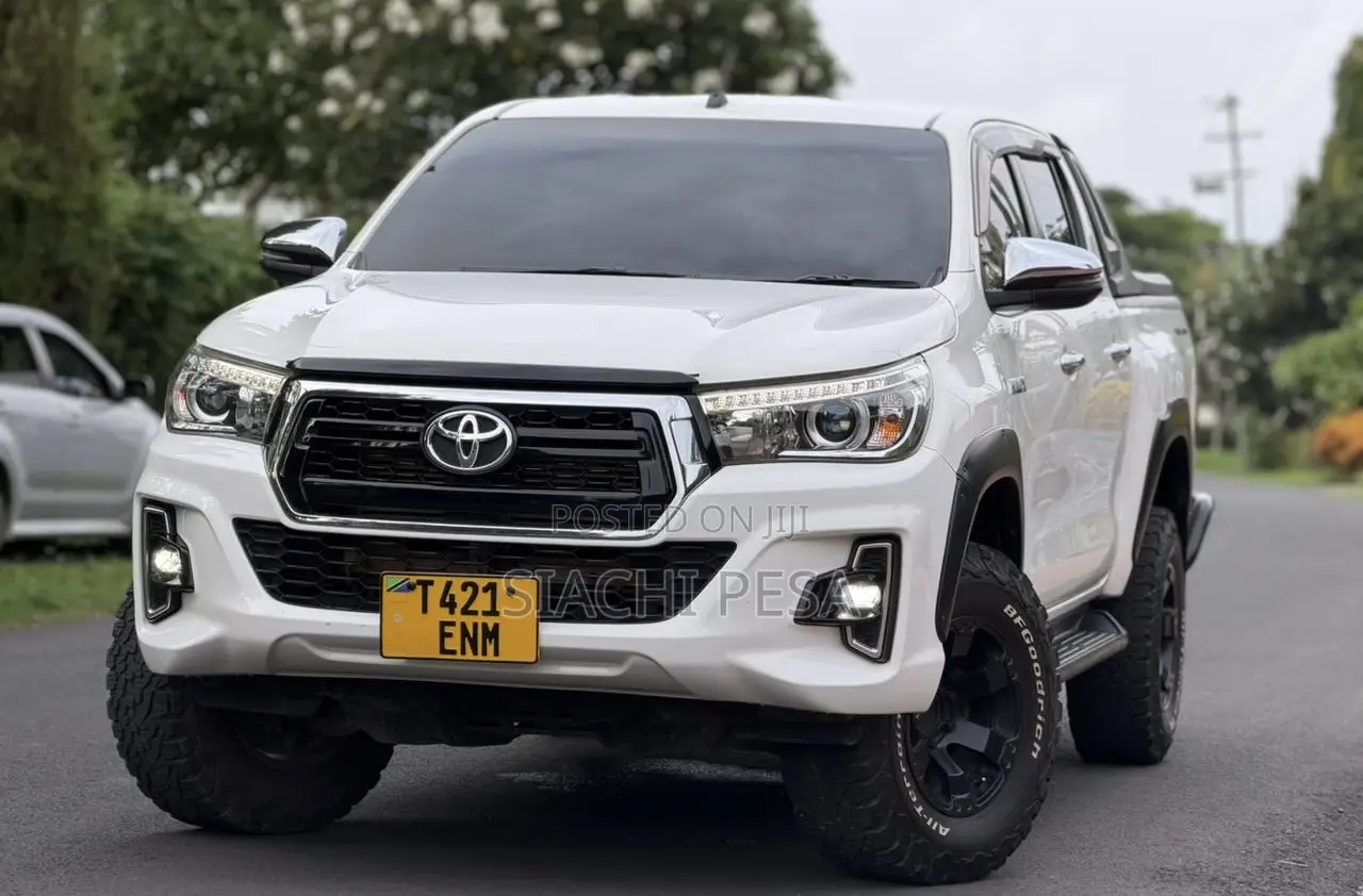 Toyota Hilux 2018 White