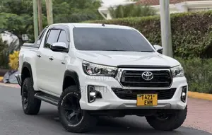 Toyota Hilux 2018 White