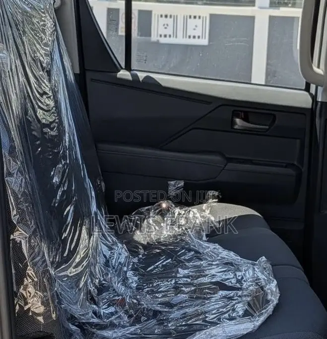 Toyota Hilux 2025 White