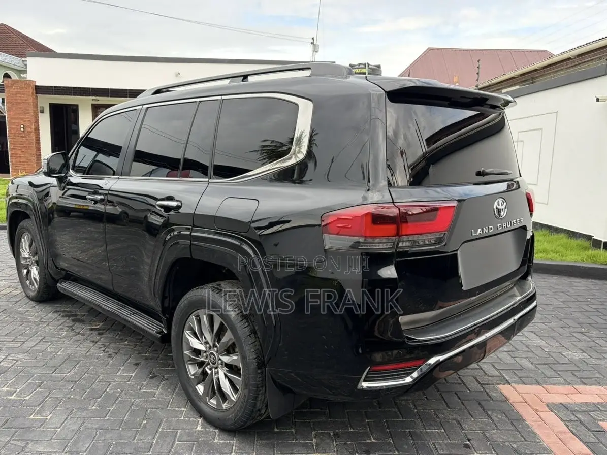 Toyota Land Cruiser 2023 Black