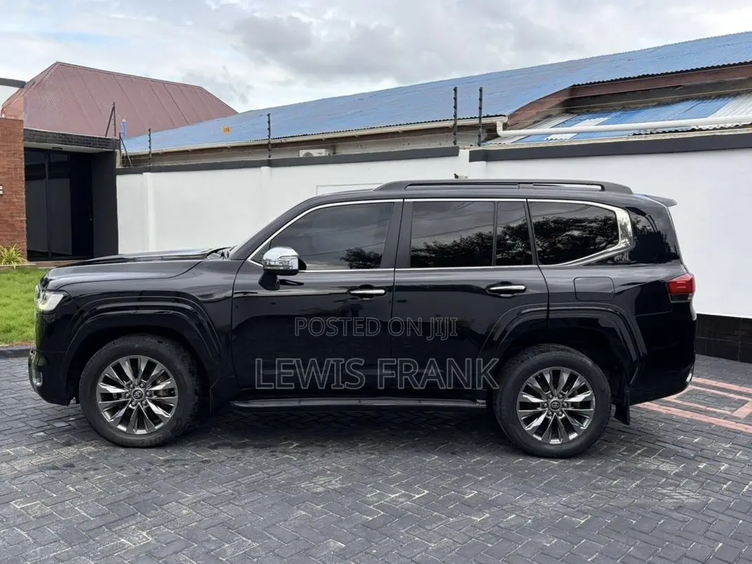 Toyota Land Cruiser 2023 Black