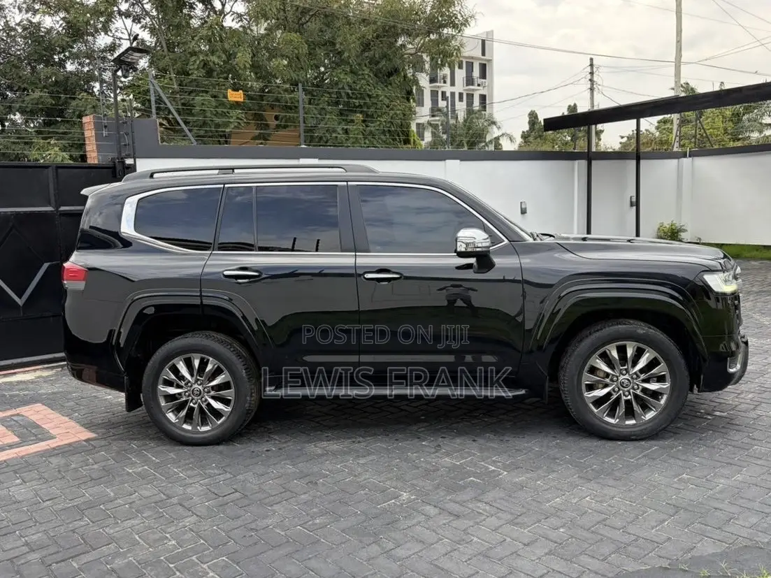 Toyota Land Cruiser 2023 Black