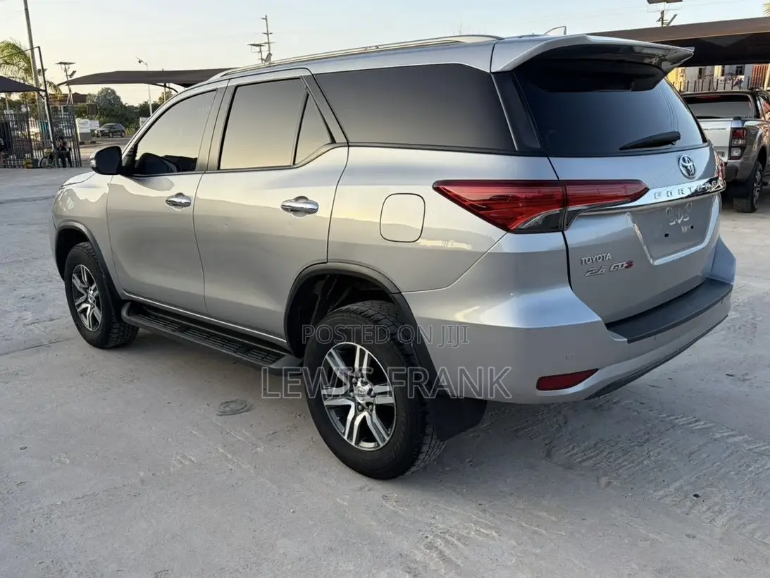 Toyota Fortuner 2018 Gray