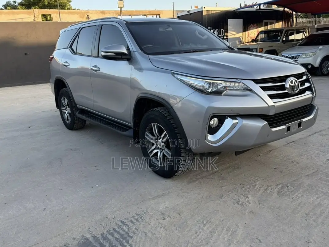 Toyota Fortuner 2018 Gray