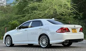 Toyota Crown 2009 White