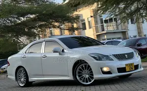 Toyota Crown 2009 White