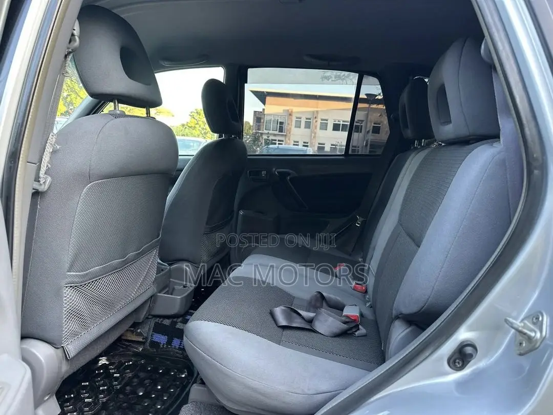 Toyota RAV4 1.8 2004 Silver