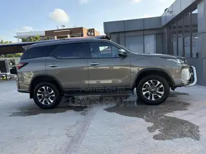 Toyota Fortuner 2024 Gray