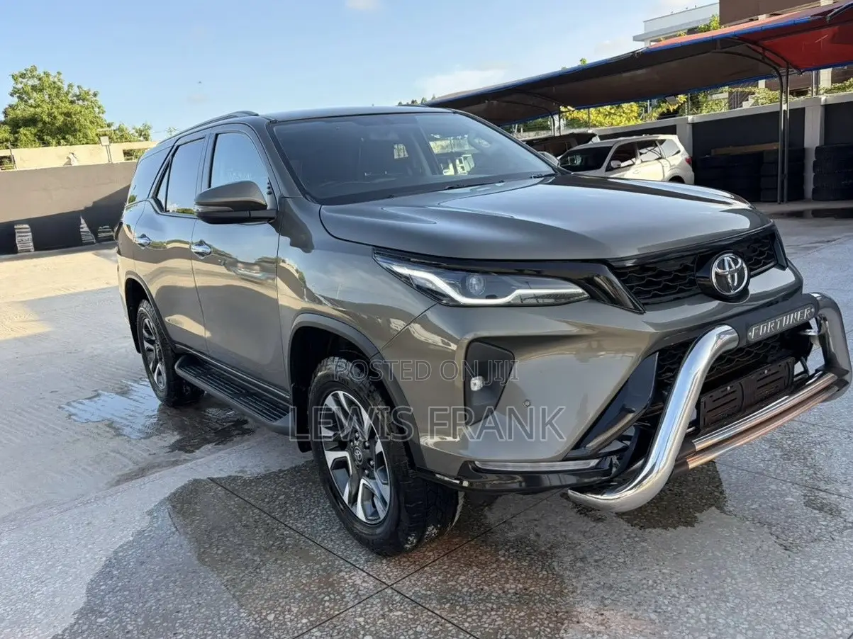Toyota Fortuner 2024 Gray