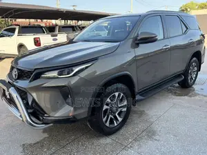 Toyota Fortuner 2024 Gray