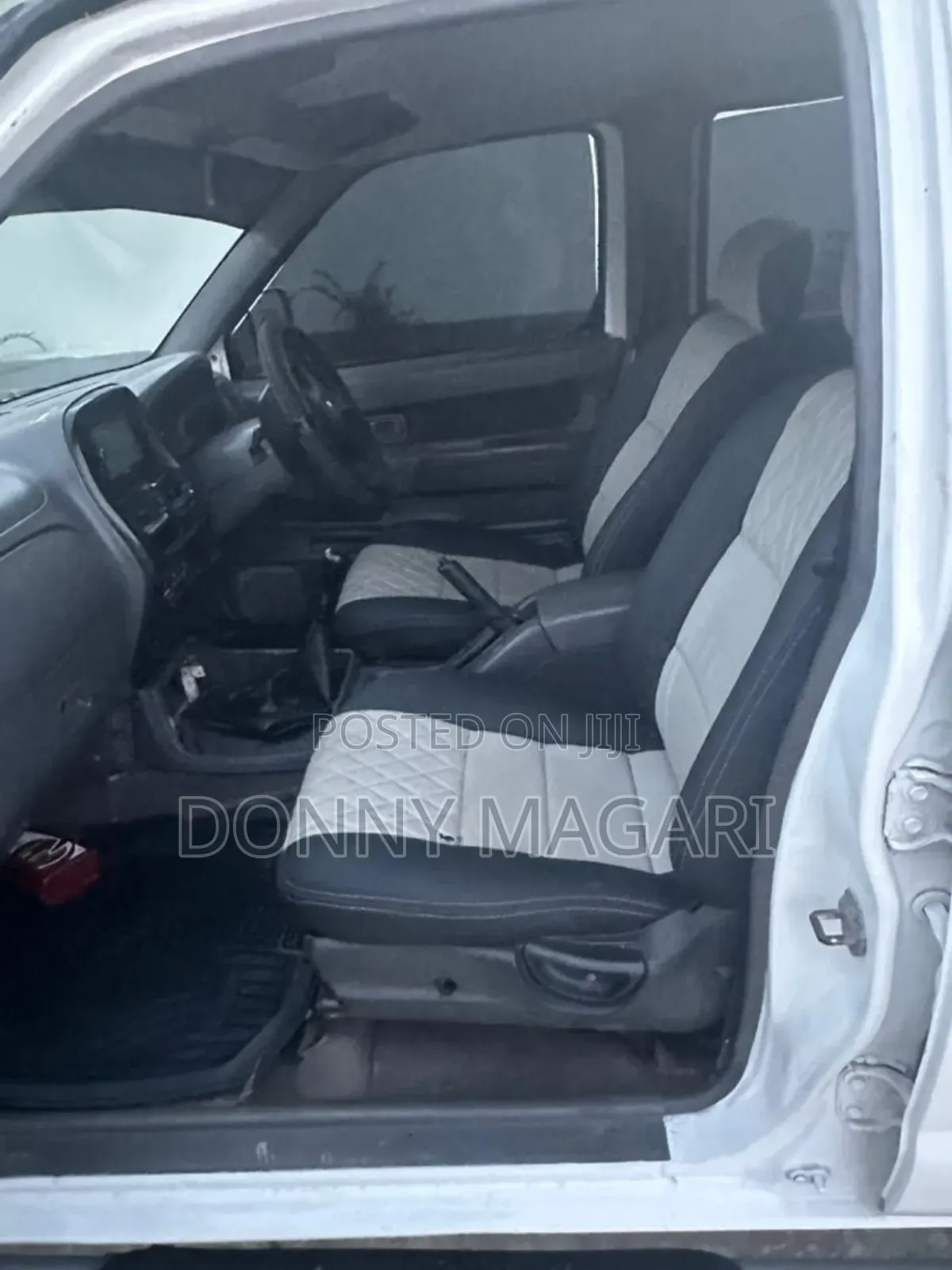 Nissan Hardbody 2007 White