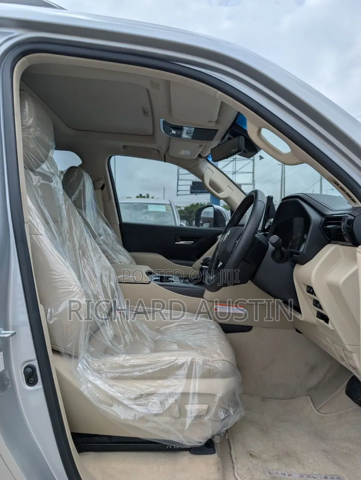 Toyota Land Cruiser 2025 Silver
