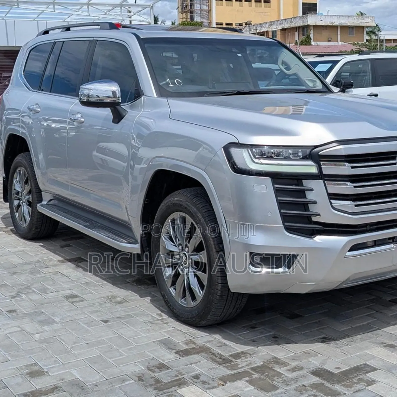 Toyota Land Cruiser 2025 Silver