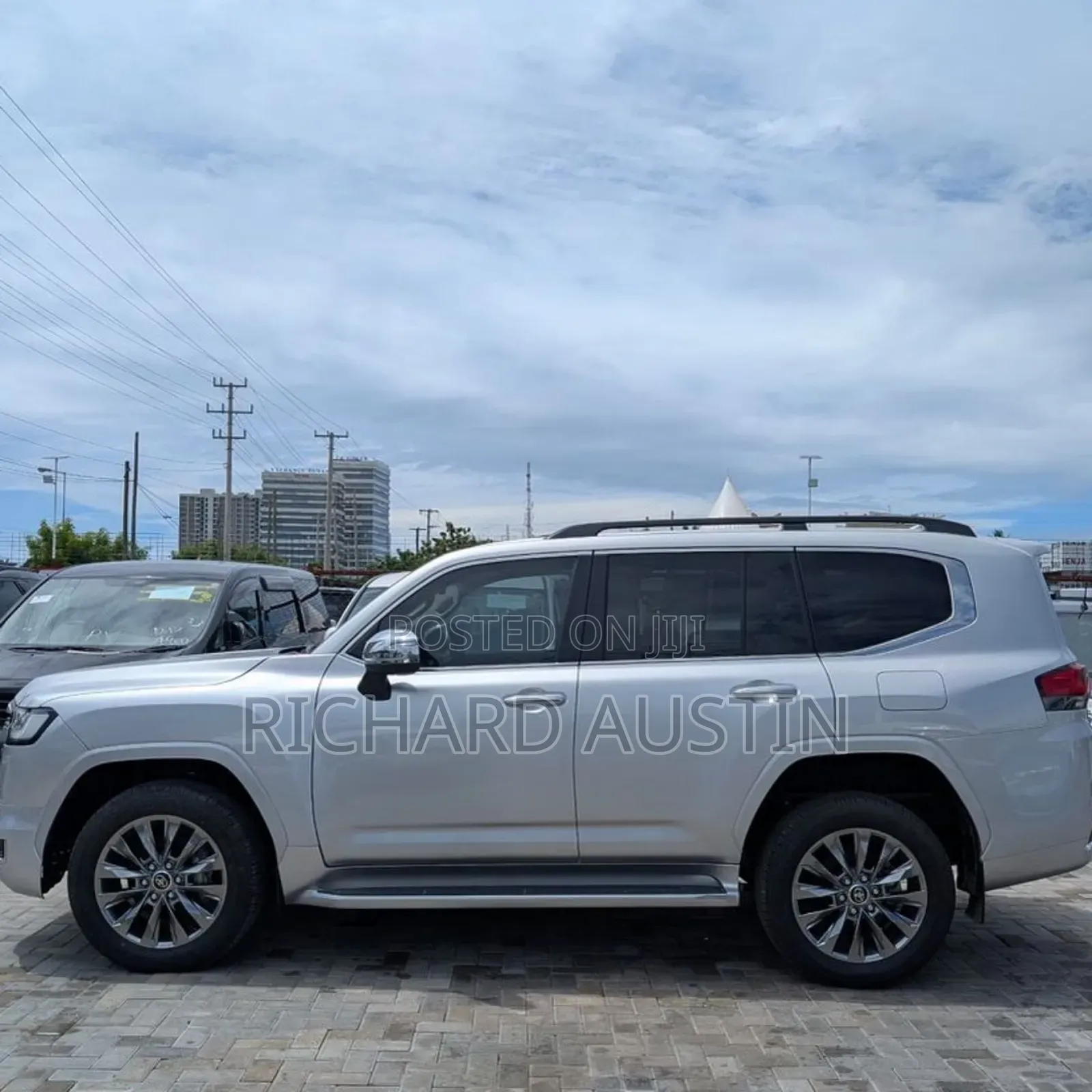 Toyota Land Cruiser 2025 Silver
