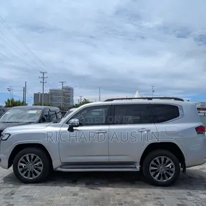 Toyota Land Cruiser 2025 Silver