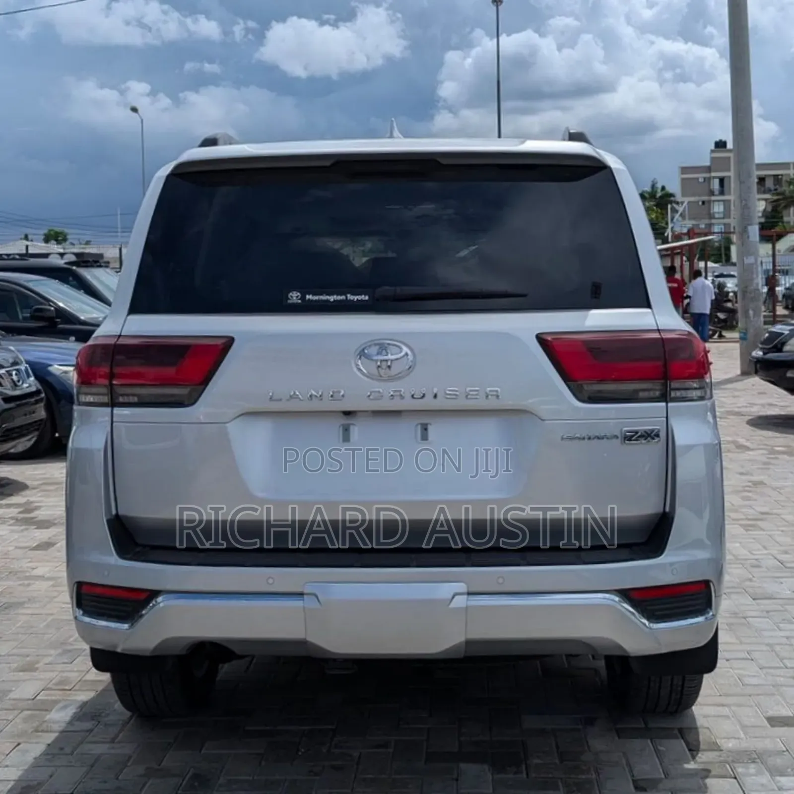 Toyota Land Cruiser 2025 Silver