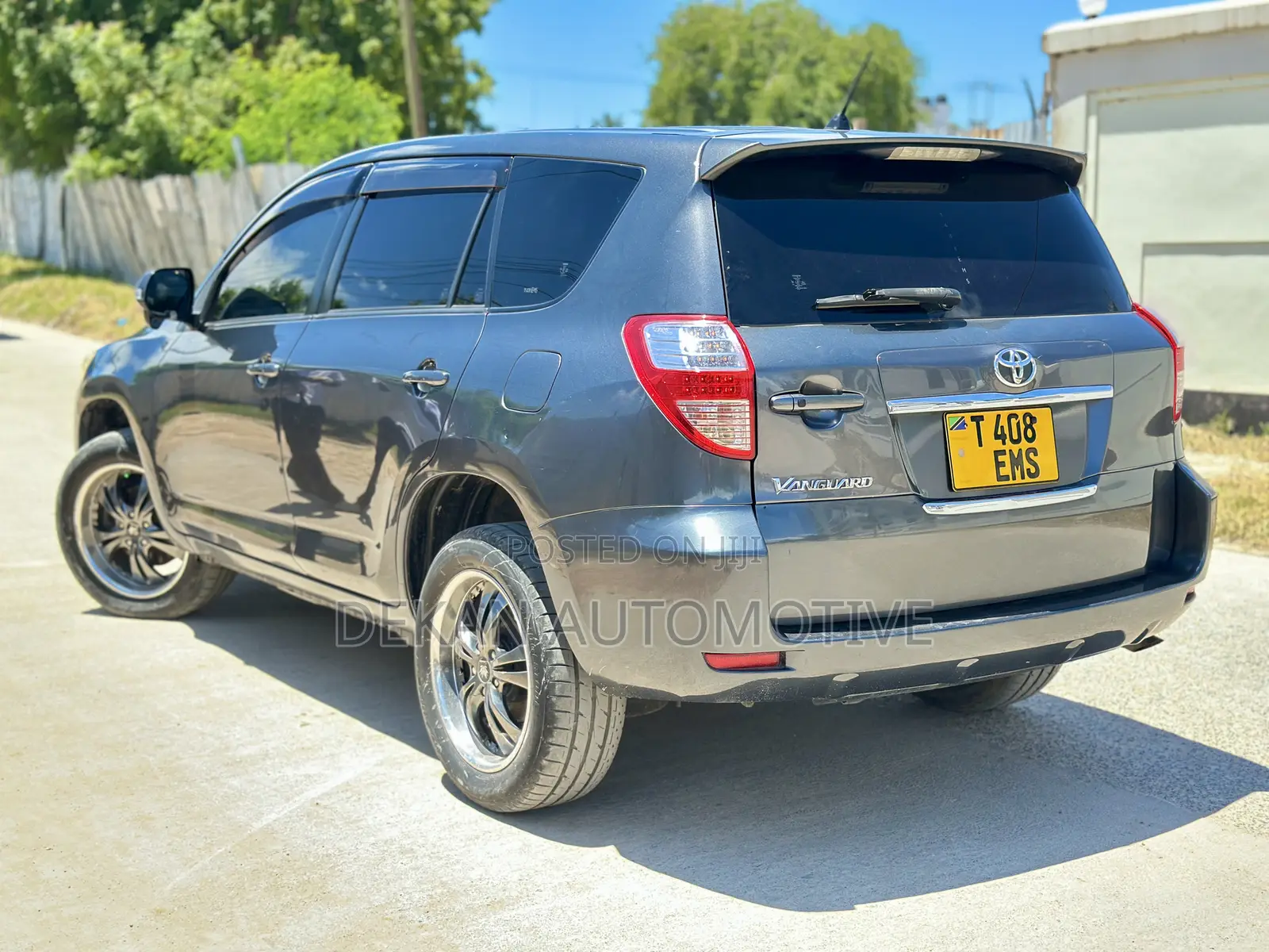 Toyota Vanguard 2011 Gray