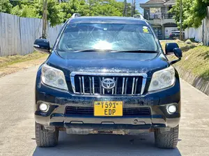 Toyota Vanguard 2011 Black