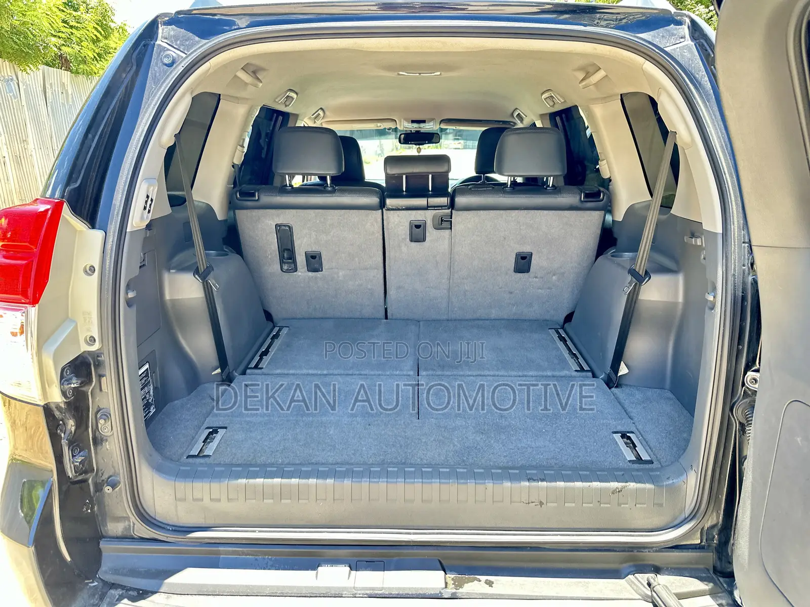 Toyota Vanguard 2011 Black