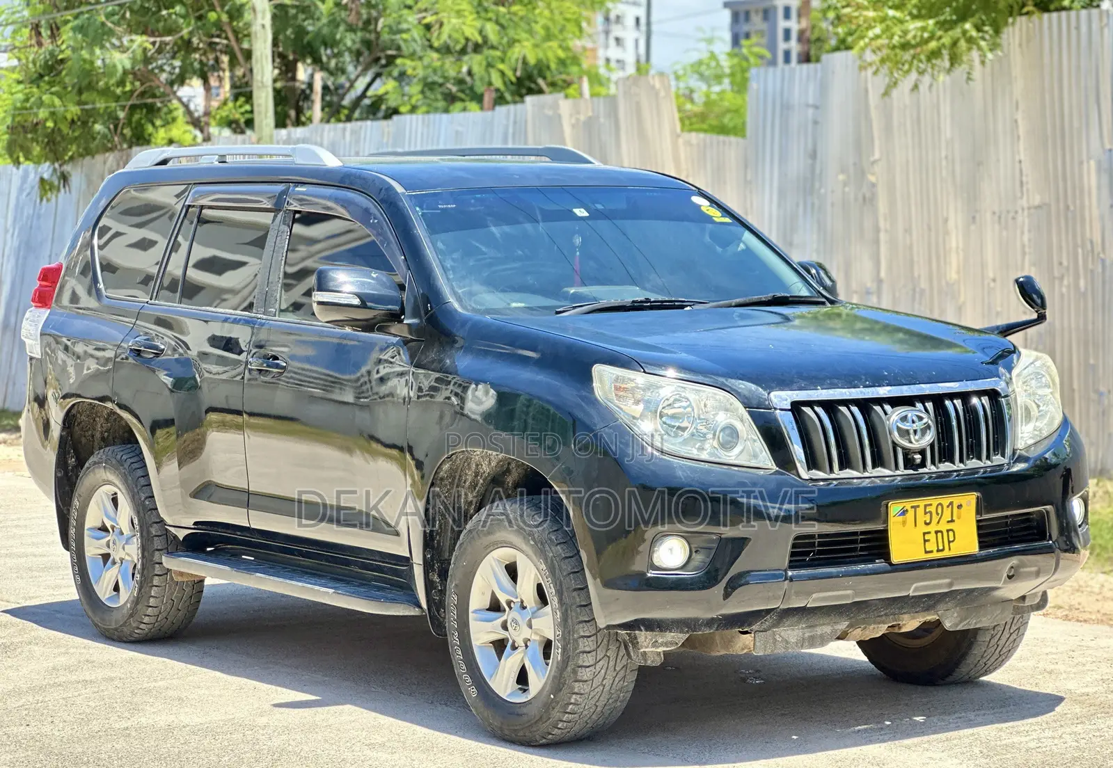 Toyota Vanguard 2011 Black