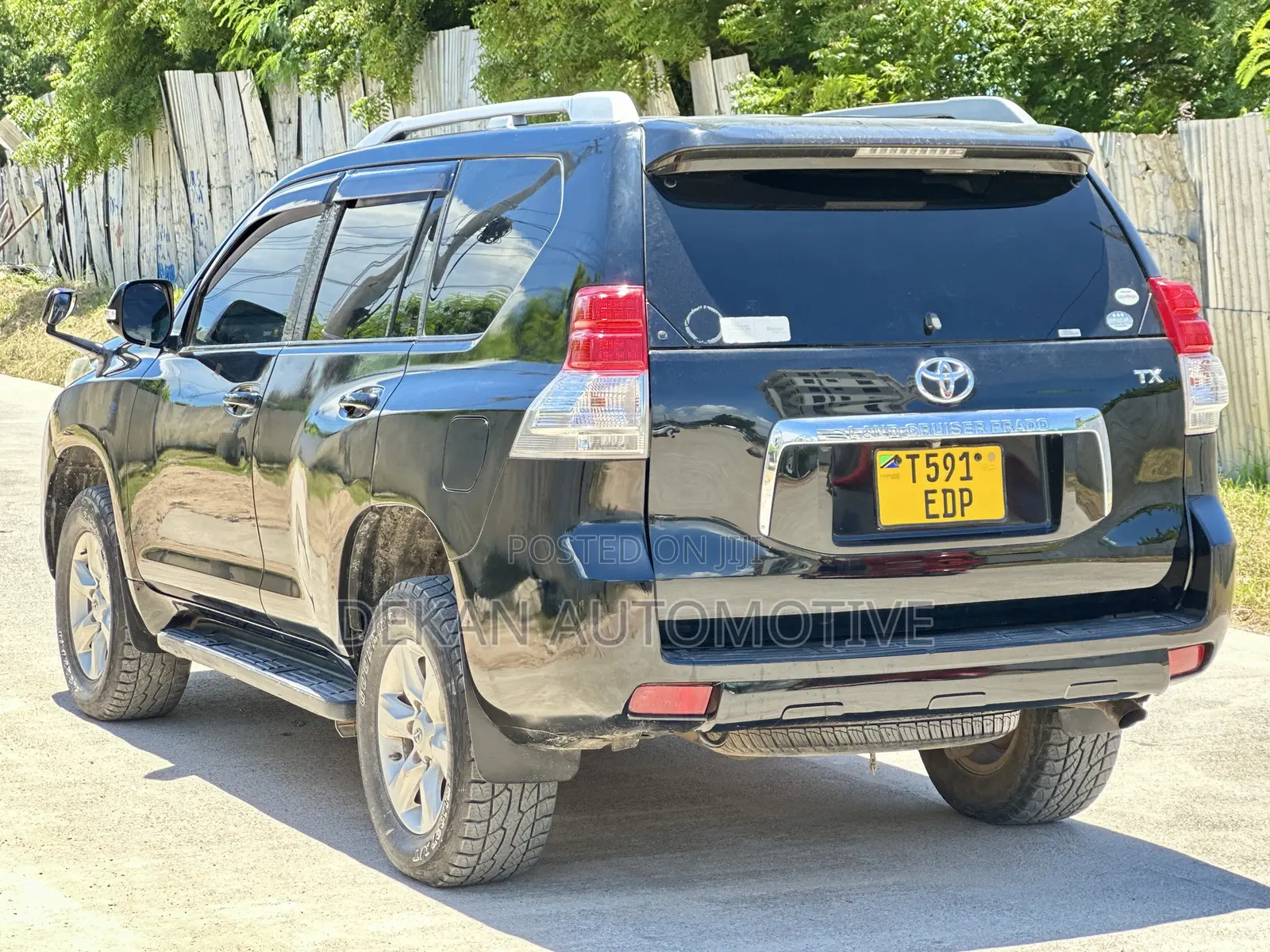 Toyota Vanguard 2011 Black