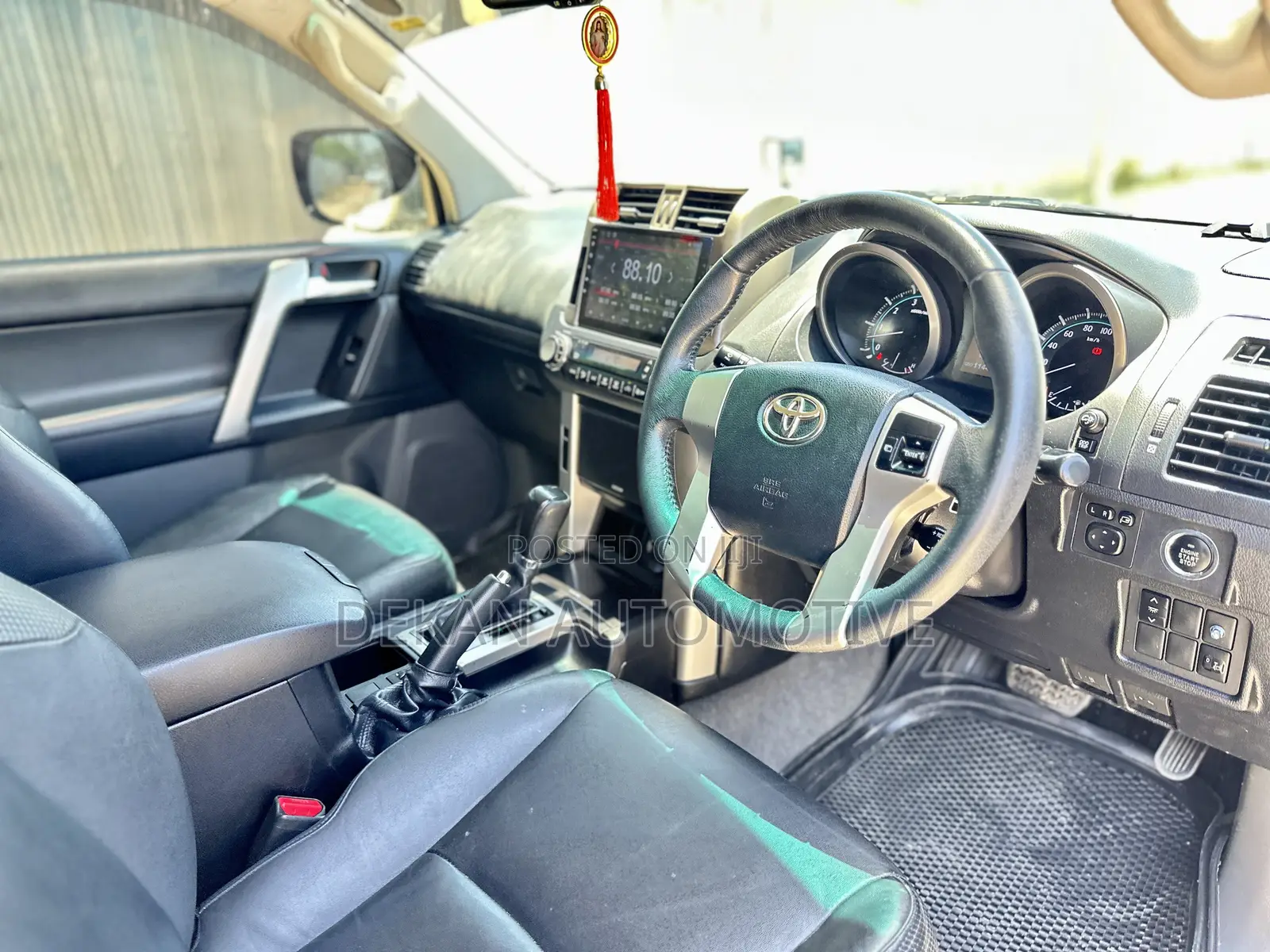 Toyota Vanguard 2011 Black