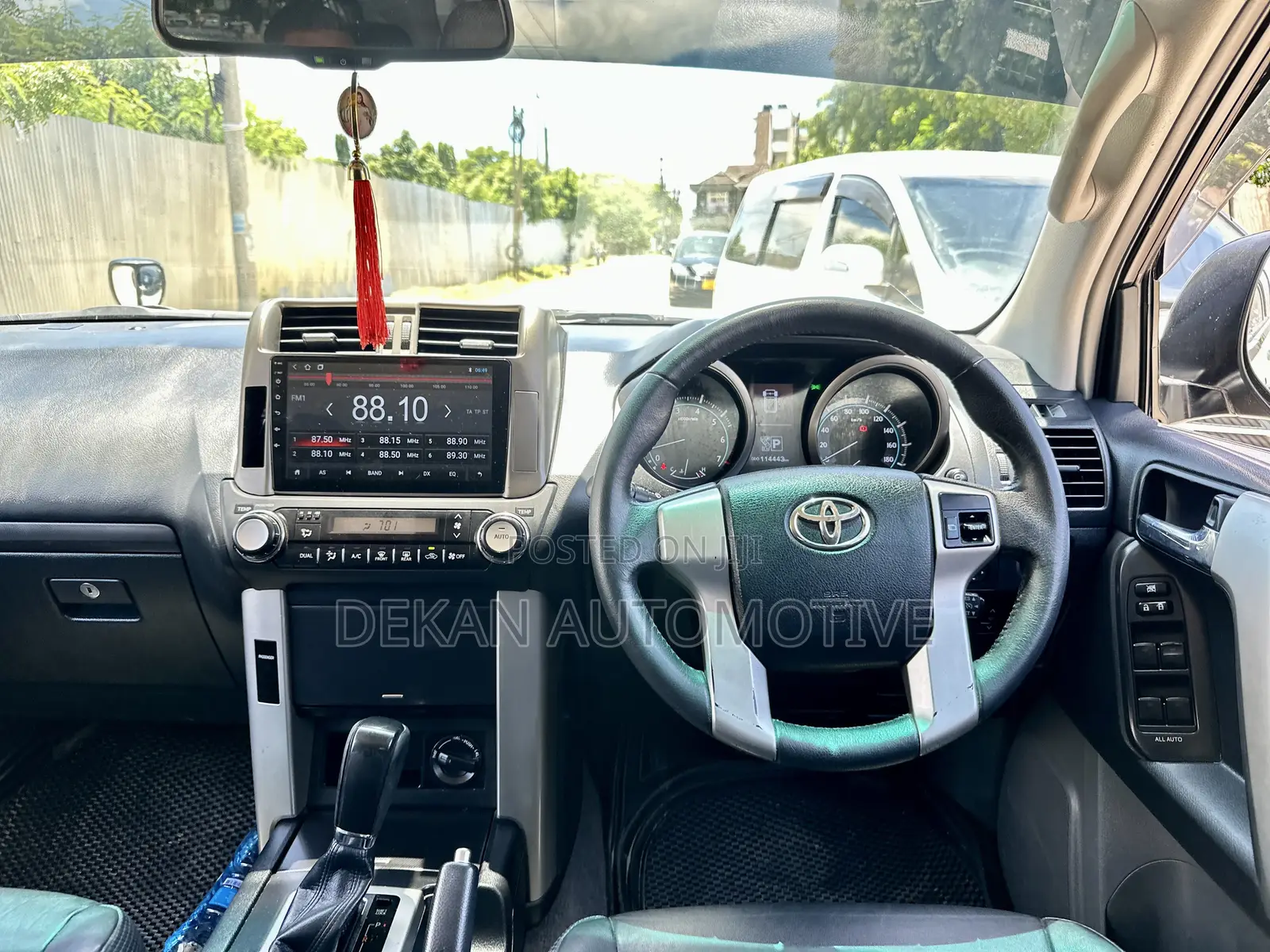 Toyota Vanguard 2011 Black