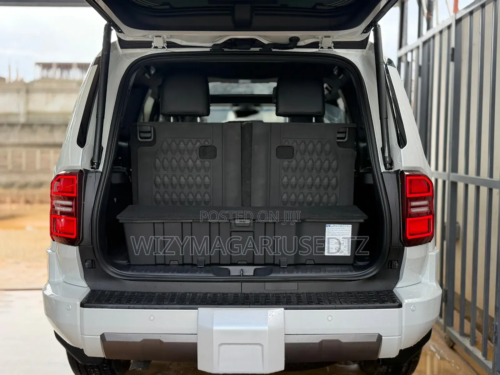 New Toyota Land Cruiser Prado 2.8 2024 White