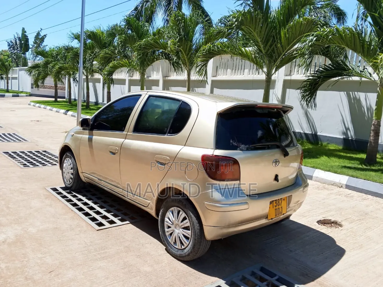 Toyota Vitz 2003 Silver