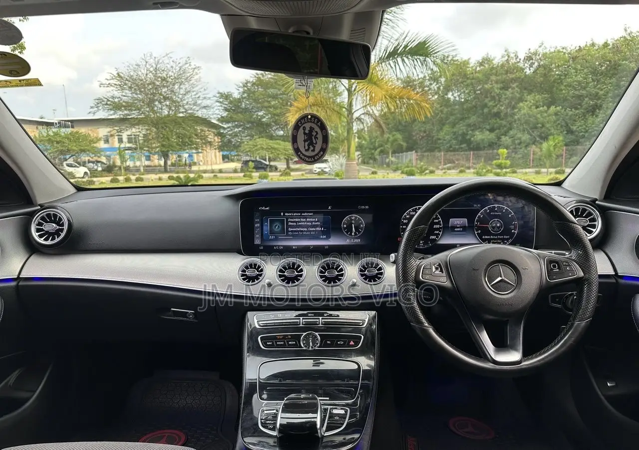 Mercedes-Benz E200 2017 Silver