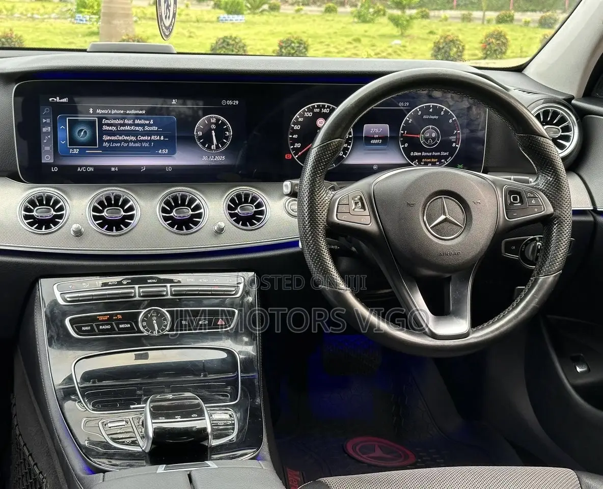 Mercedes-Benz E200 2017 Silver
