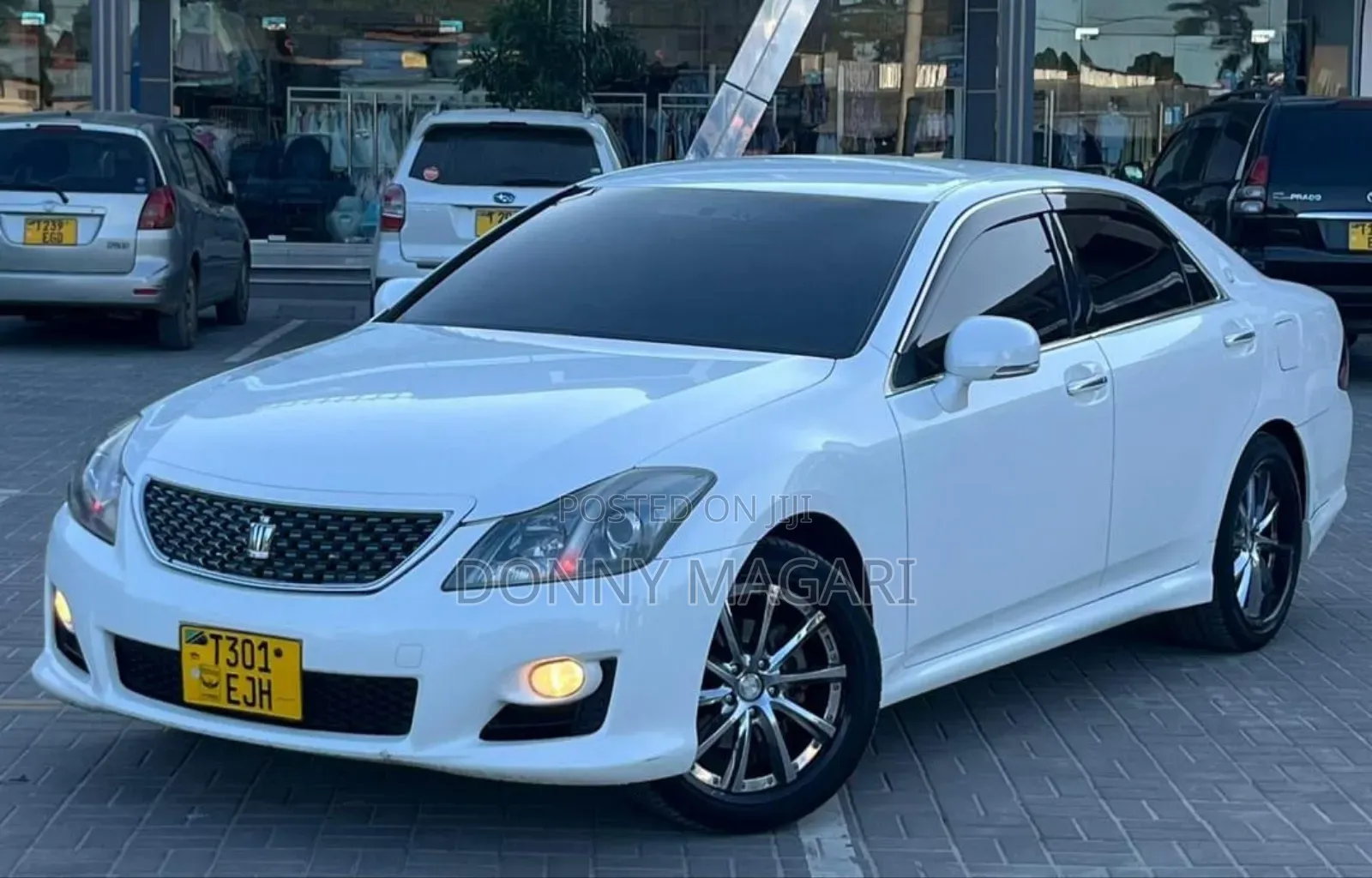 Toyota Crown 2012 White