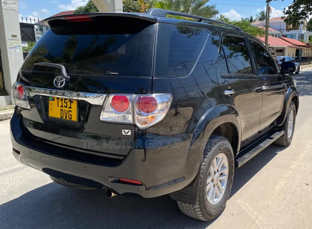 Toyota Fortuner 4.0 RWD 2014 Black