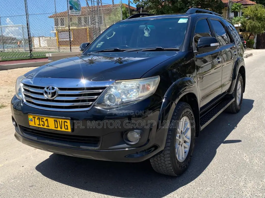 Toyota Fortuner 4.0 RWD 2014 Black