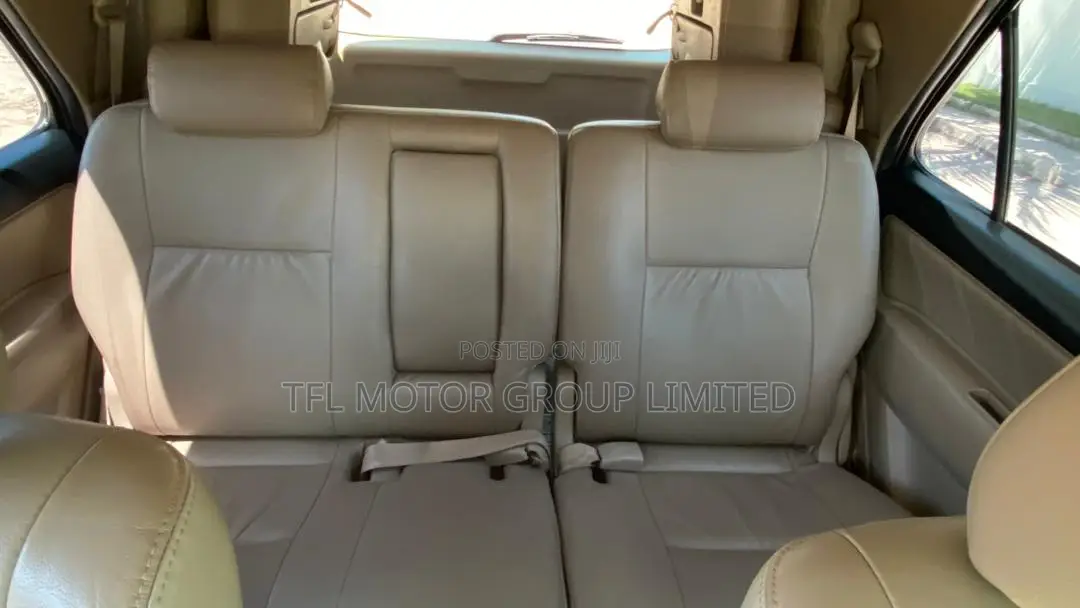 Toyota Fortuner 4.0 RWD 2014 Black